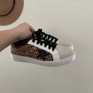 Leopard sneaker!